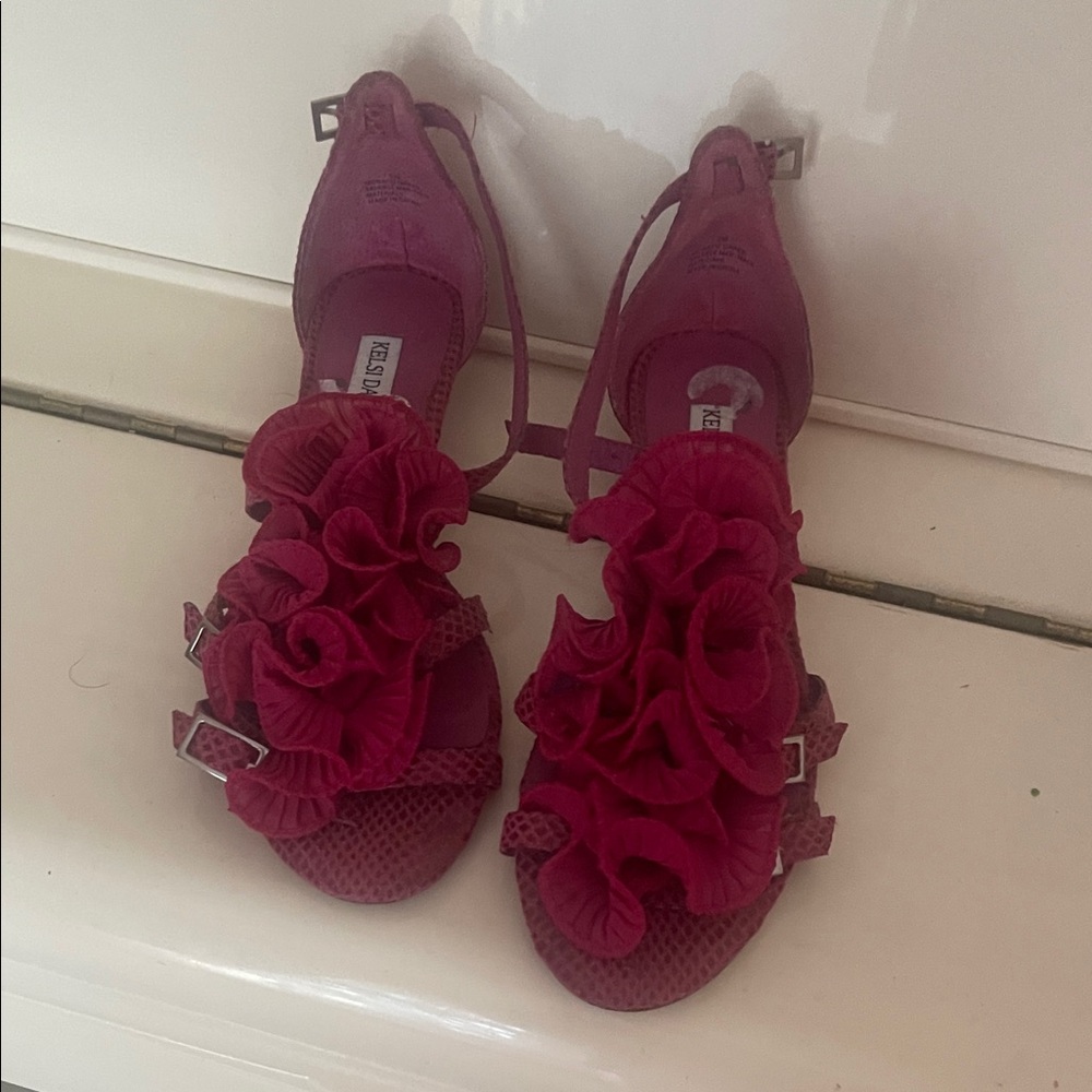 Kelsi Dagger Fuchsia Ruffle Sandals